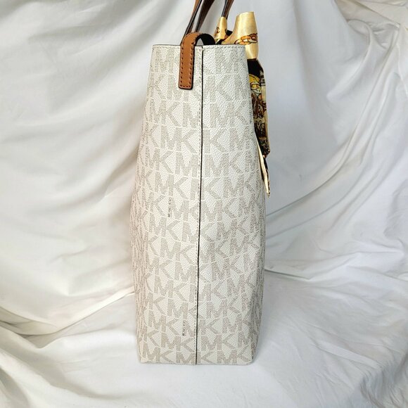 Michael Kors Large Hayley Leather Tote w/ COA, NWOT, Non~Smoking Home $250 New - Picture 6 of 10